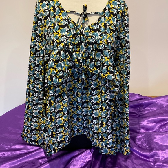 Entro blouse - Picture 1 of 5